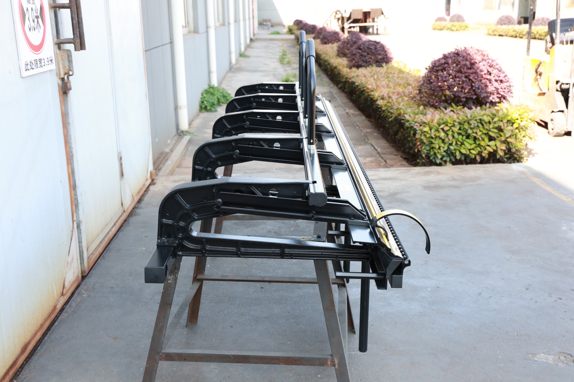 Brabus Bend-It SOLO® 10’6”Length 22”throat Portable Brake. - Brabus Tools Inc