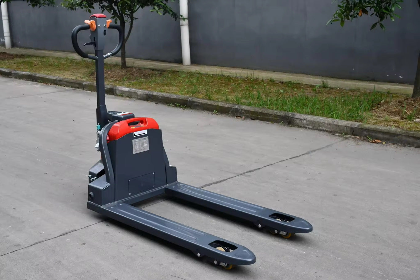 Brabus Lift-Jet™ E15 | Electric Pallet Jack (3300 lb Capacity) Lithium Battery - Brabus Tools Inc
