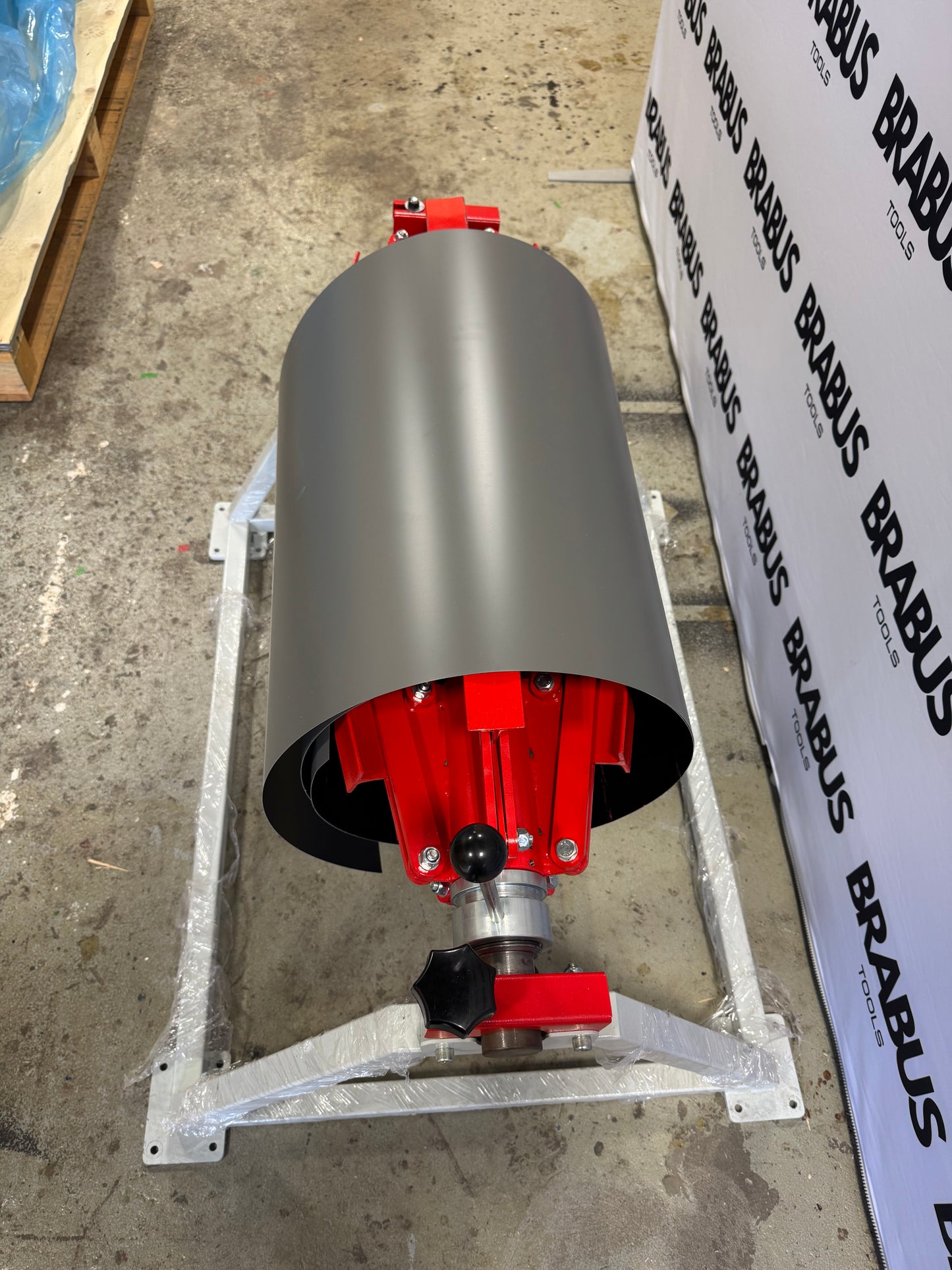 Brabus HD Coil Cradle™ | Heavy Duty Expandable Coil Support - Brabus Tools Inc