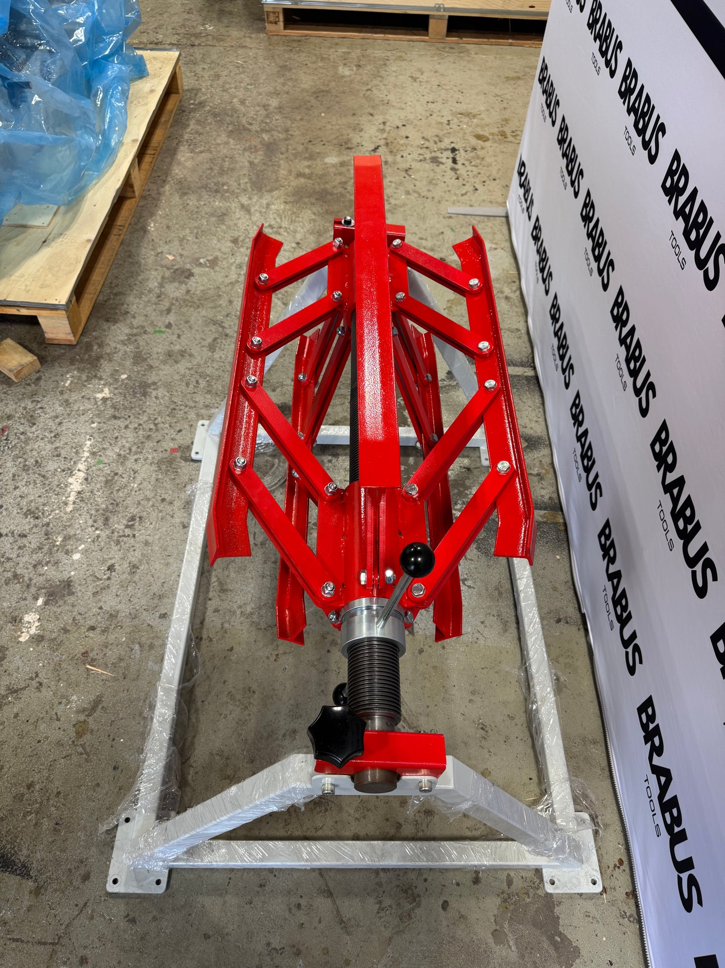 Brabus HD Coil Cradle™ | Heavy Duty Expandable Coil Support - Brabus Tools Inc