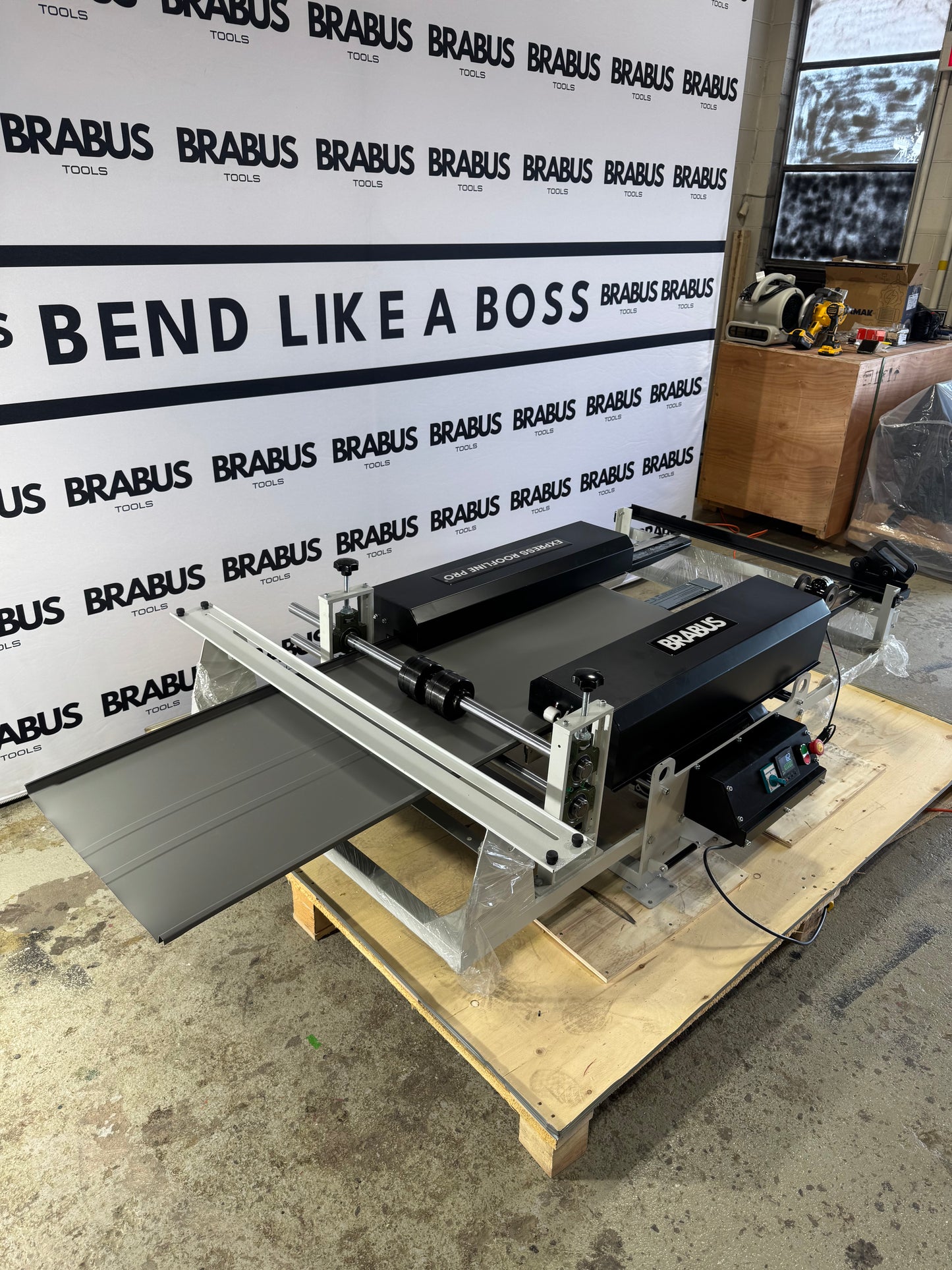 Brabus Seam-Jet™ | Portable Standing Seam Machine (Only machine)