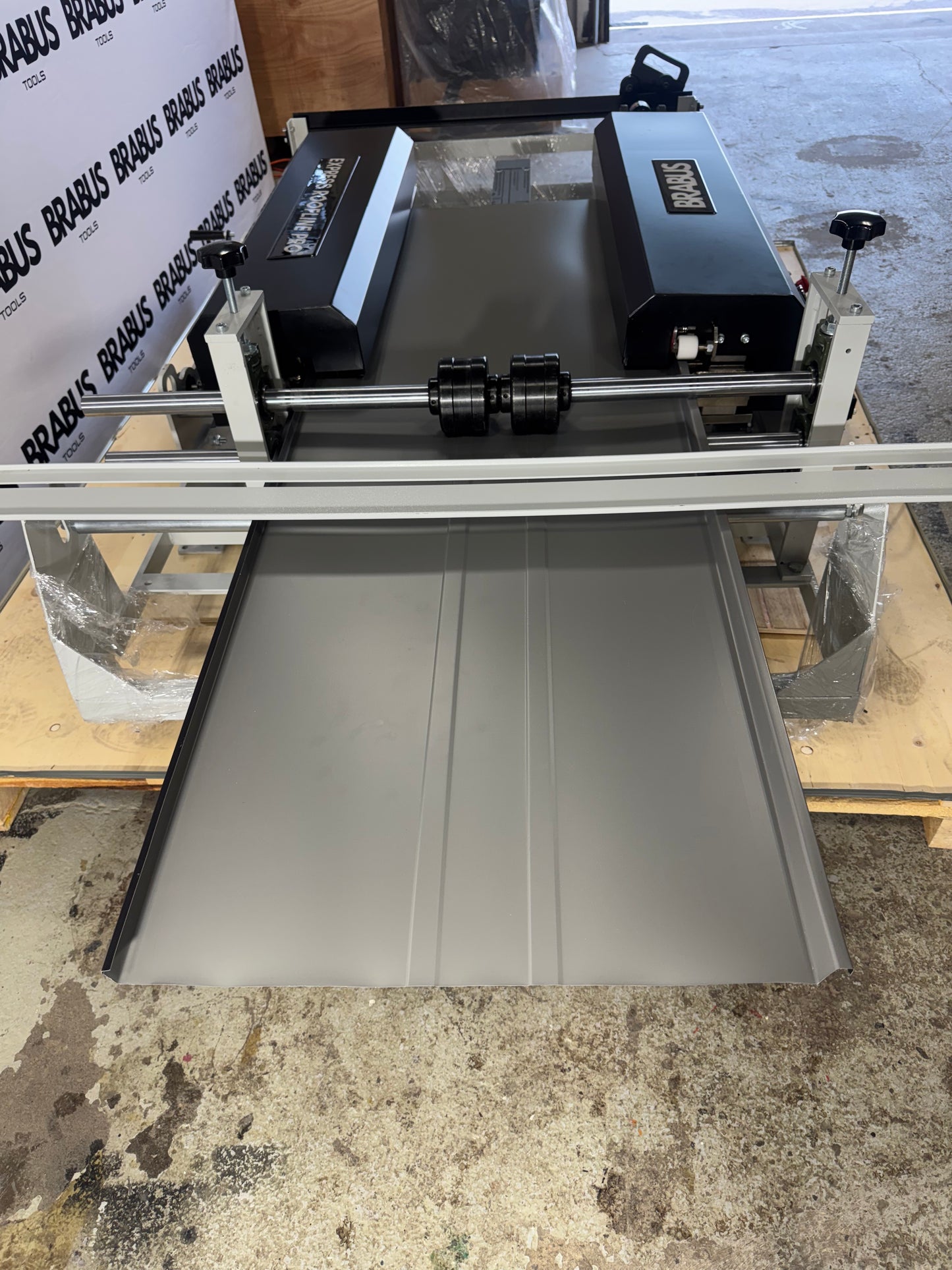 Brabus Seam-Jet™ | Portable Standing Seam Machine (Only machine)